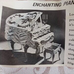WILTON Enchanting Grand Piano Cake Kit. Vintage 1973